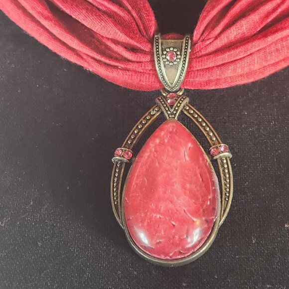 West Loop Brick Red Faux Cabochon Pink Crystal Large Pendant Charm Poly Scarf - Picture 5 of 16